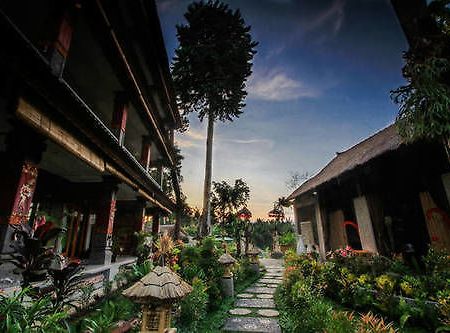 Liyer House Hotell Lodtunduh Eksteriør bilde