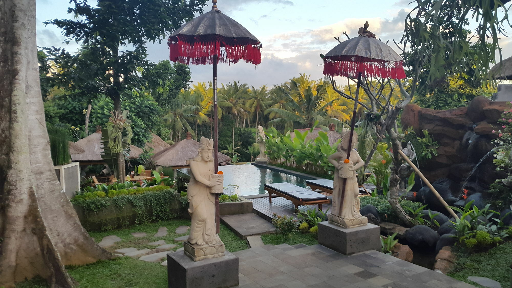 Liyer House Hotell Lodtunduh Eksteriør bilde