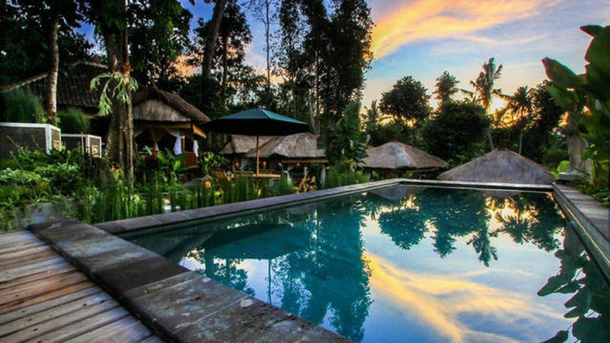 Liyer House Hotell Lodtunduh Eksteriør bilde